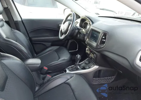 2019 Jeep Compass Latitude 4X4 из США, поврежденный, VIN 3C4NJDBB4KT592582